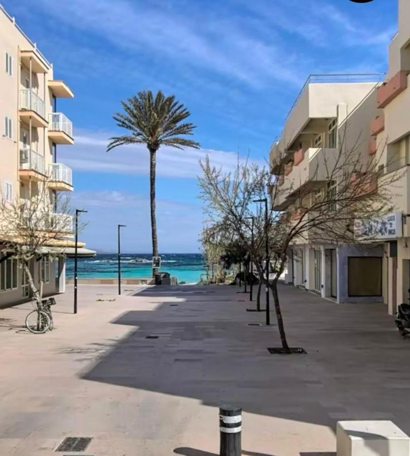 Apt Calmacabana A 50M Dal Mare Apartment Es Pujols Luaran gambar