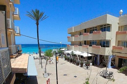 Apt Calmacabana A 50M Dal Mare Apartment Es Pujols Luaran gambar