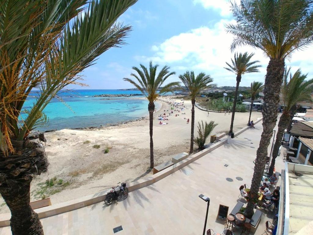 Apt Calmacabana A 50M Dal Mare Apartment Es Pujols Luaran gambar