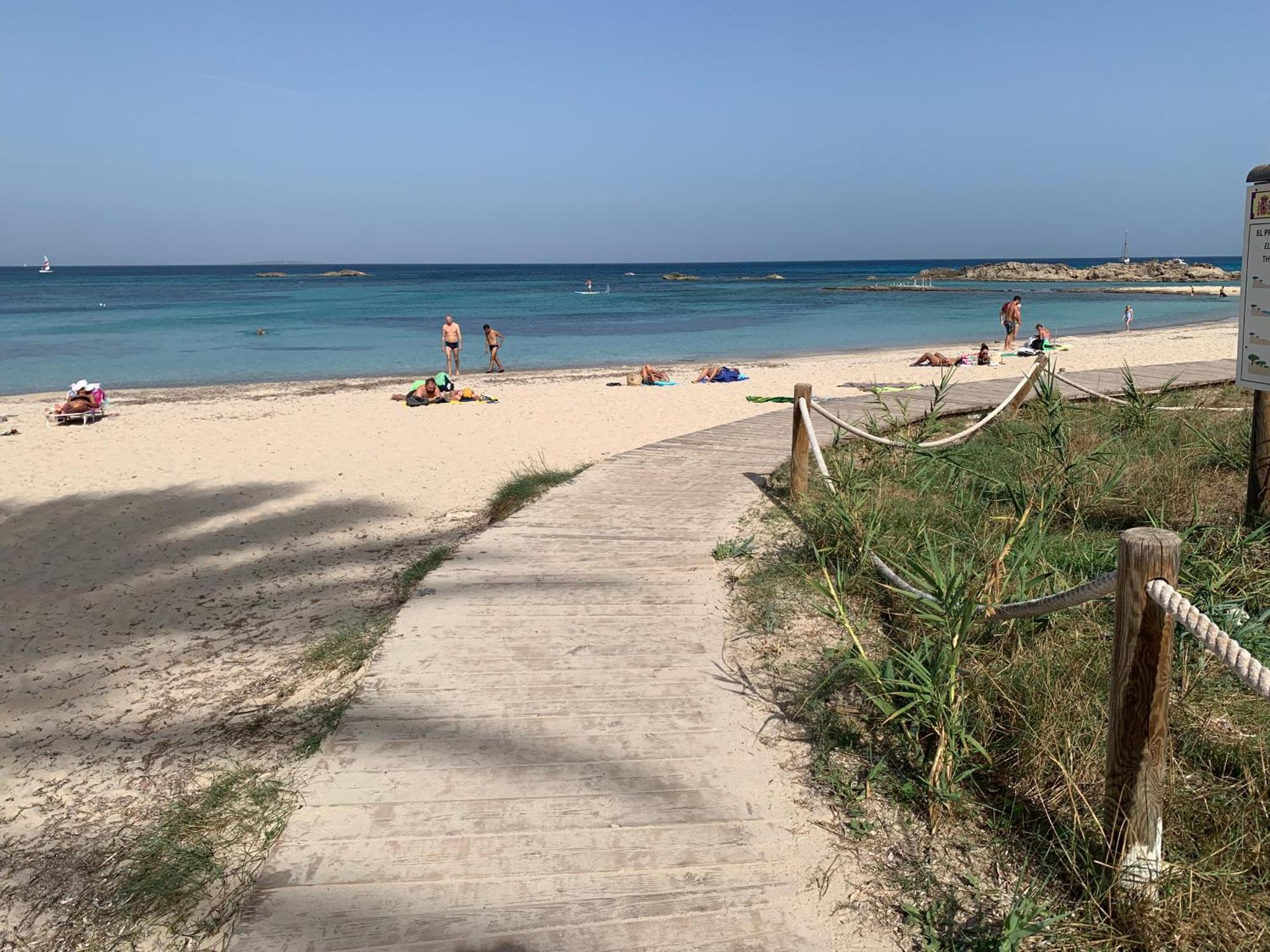 Apt Calmacabana A 50M Dal Mare Apartment Es Pujols Luaran gambar